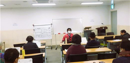 ``삶의 지혜 얻고 건강도 지켜요`` 인생 후반 풍요롭게 하는 칠곡향교 시조창반 활동