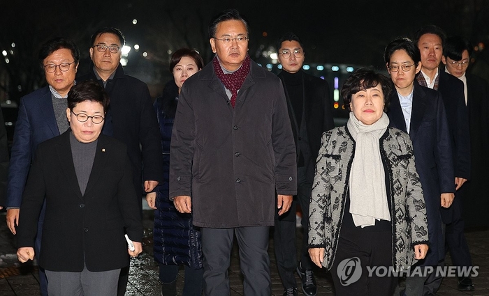 내란죄 제외 반발…與, 헌재 항의 방문 예정