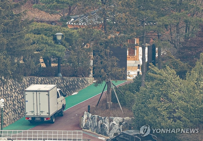 경찰·공수처 3자 회동…尹 2차 체포영장 집행 논의