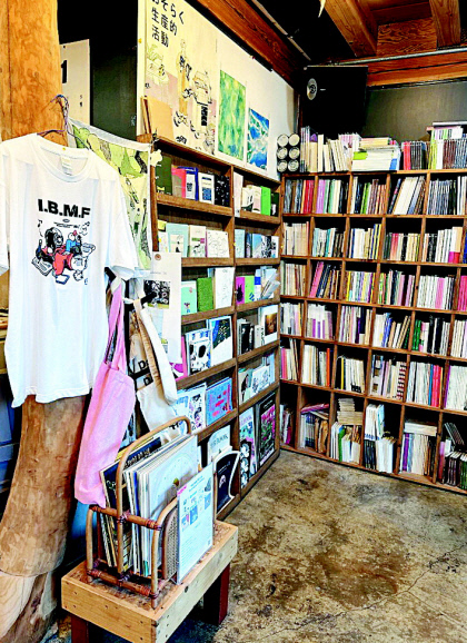 [위클리포유 커버 스토리] 대구 도심 속 나만의 안식처(5) 책도 듣는 음악도 인디 취향이라면