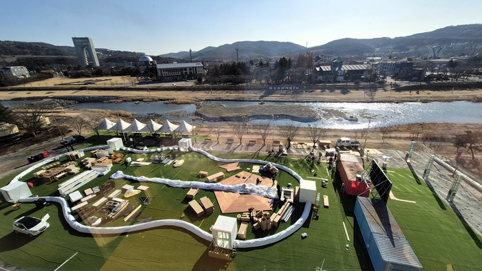 [포토뉴스] APEC SOM1 앞둔 경주 HICO, 야외전시장 투명 에어돔 설치