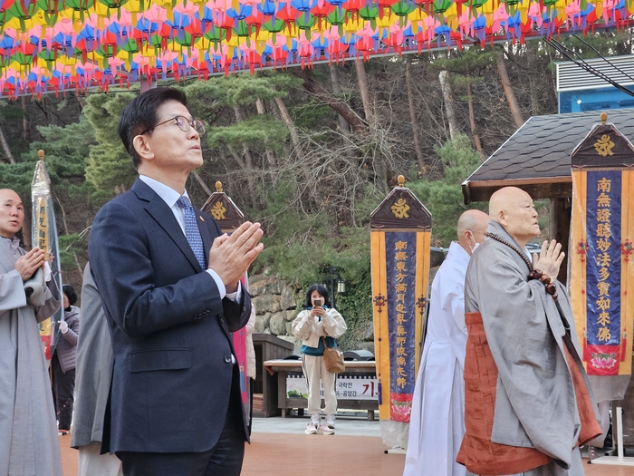 [단독]동화사 법요식서 ‘통령 후보 김문수’ 수차례 들려
