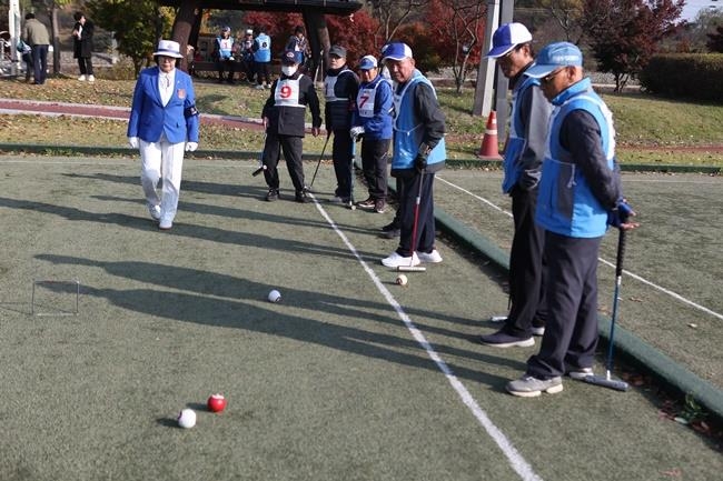 [백세청춘] 김천시, 노령층 평생교육 82개 프로그램…29종 공익일자리 2930명에 제공