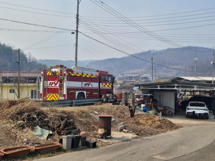 [현장취재] “거짓말처럼 불길이 눈앞에서 확산” 갑작스런 산불에 의성마을은 초토화