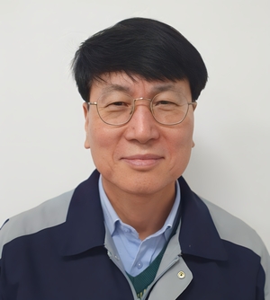김홍식 성우플라텍 부사장