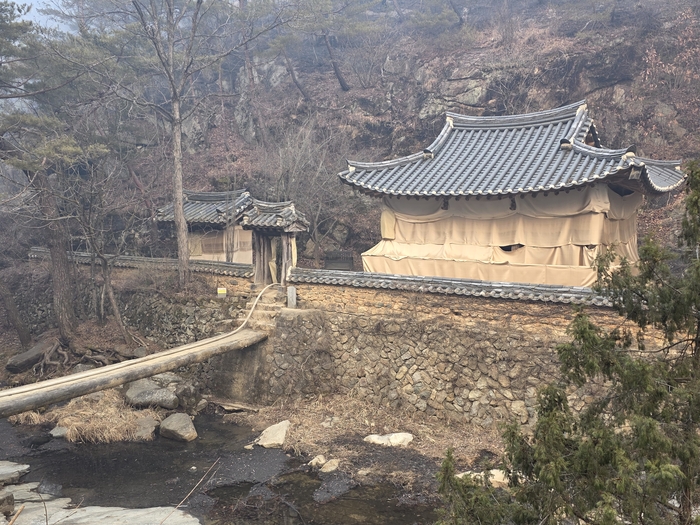 산불 위기 속 지켜낸 문화유산…안동 만휴정과 묵계서원 ‘무사’