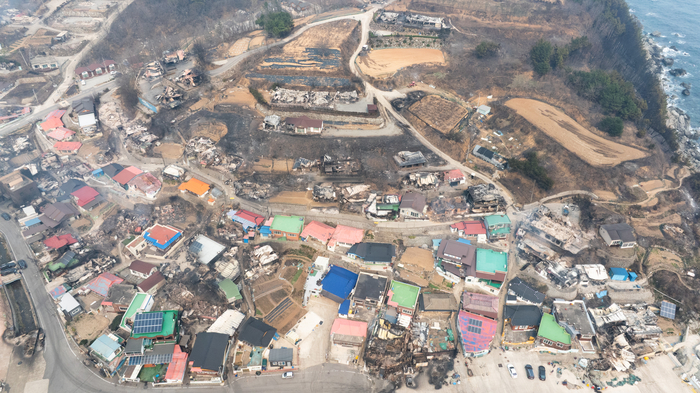 [포토뉴스] 영덕군 영덕읍 산불 피해 현장