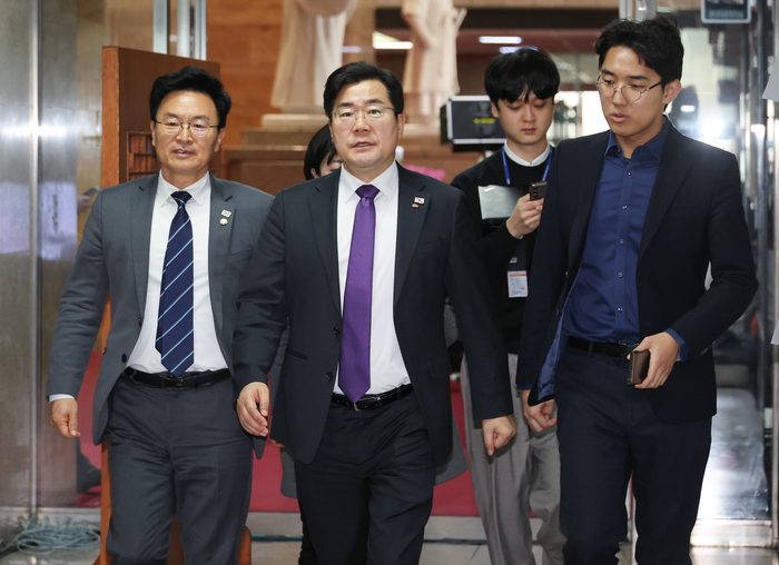 ‘尹 구속취소’에 국민의힘-민주당 희비 교차