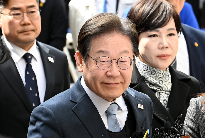 [속보] 법원 “이재명 ‘골프 발언’ 허위사실 공표 아니야”