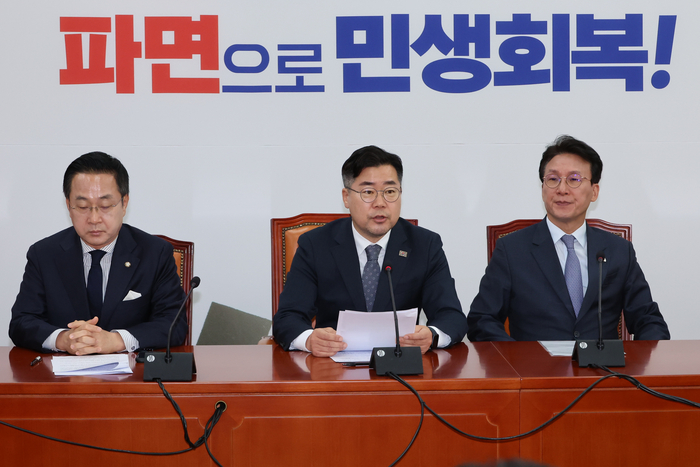헌재 尹 ‘선고 지연’에 여야 모두 불안…‘강경 모드’ 돌입