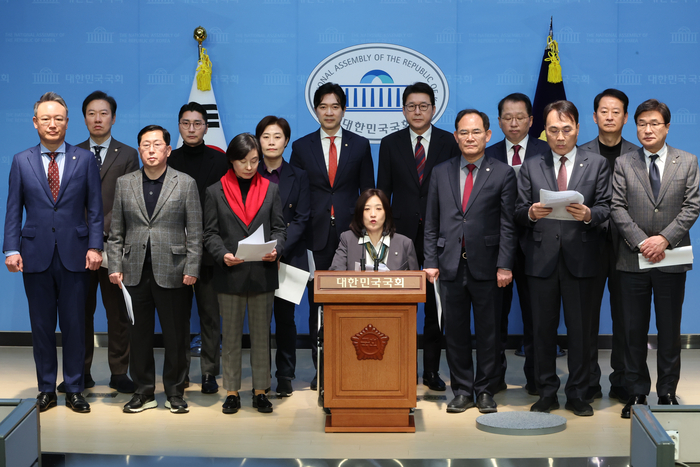 헌재 尹 ‘선고 지연’에 여야 모두 불안…‘강경 모드’ 돌입