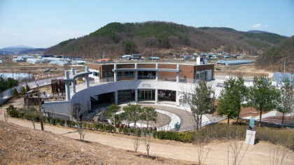 [주말&여행] 대구 군위군 김수환 추기경 사랑과 나눔 공원, '바보 성자' 김수환…당신의 사랑이 그립습니다