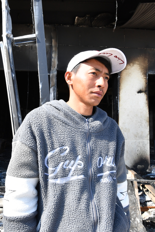 법무부는 지난 1일 거센 산불 속에서 10여 명의 경정3리  해안마을 어르신을 구한 인도네시아 국적의 수기안토씨(31)에게 장기체류 자격(F-2 ) 부여를 검토한다고 밝혔다.