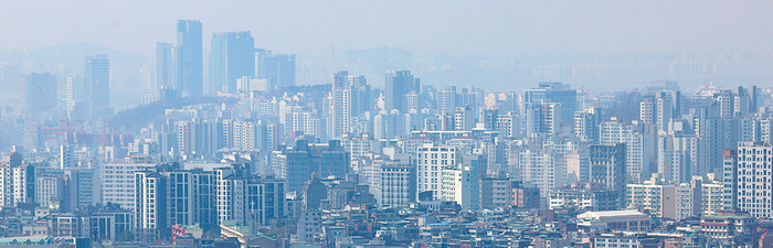 아파트 매매거래도 수도권-지방 양극화 커진다…작년 아파트 거래 절반이 수도권 집중