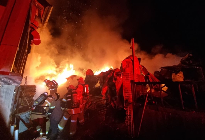 경주시 산내면 단독주택서 화재…2동 전소, 인명피해 없어