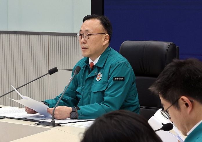 중대본 “‘산불 의인’ 인니 국적 3명, 특별기여자 체류자격 부여”