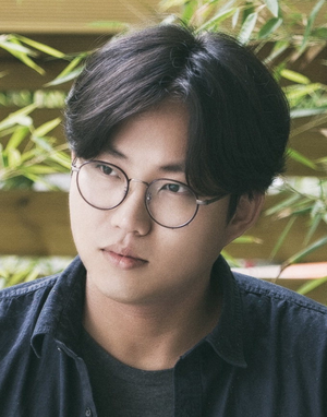 새 시집 마중도 배웅도 없이로 7년 만에 돌아온 박준 시인. <영남일보 DB>