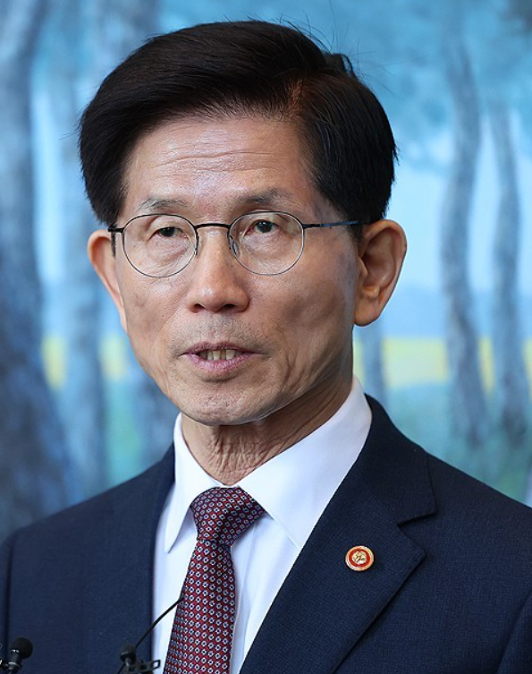 김문수 “윤석열 ‘고생 많았다’ 내게 격려…한덕수, 출마 안 돼”