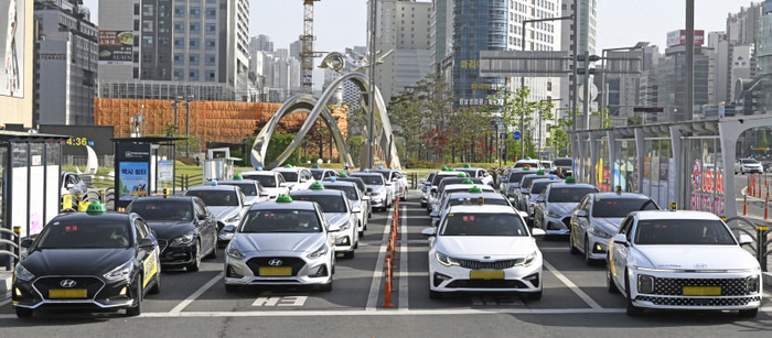 대구 동대구역에 택시가 늘어서 있는 모습. 영남일보DB.