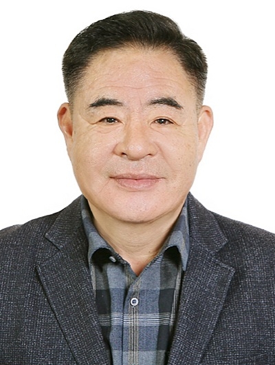 문학세계 시 부문 당선자 김지훈 백림정 대표. <김지훈 대표 제공>