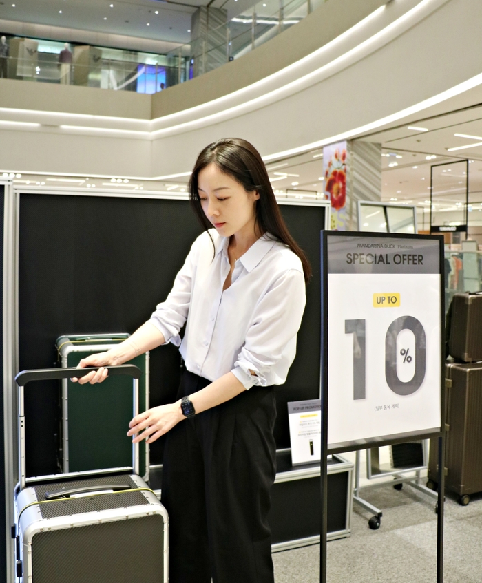 [포토뉴스]대구 신세계百, ‘만다리나 덕’ 팝업 행사 실시