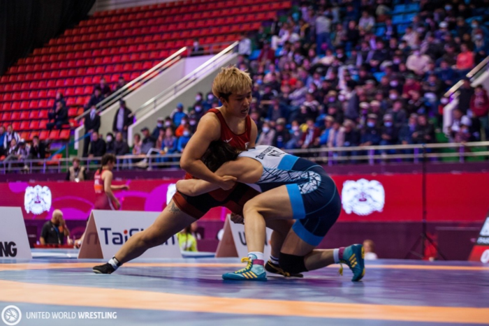 2023년 레슬링 세계선수권대회에서 박수진 선수가 상대를 제압하는 기술을 선보이고 있다. <박수진 선수 제공>