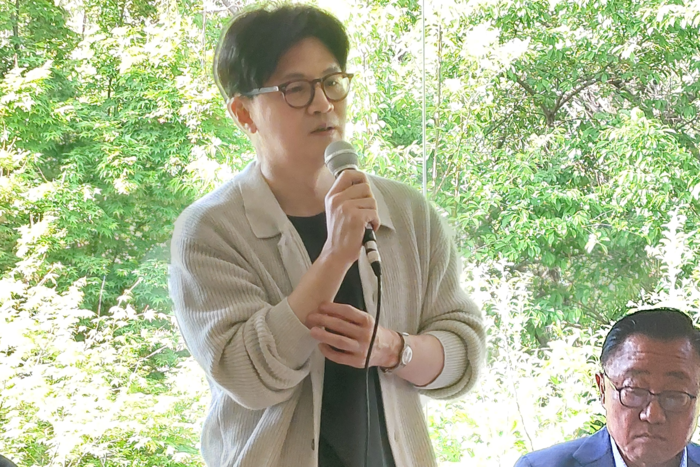 국민의힘 한동훈 대선경선 후보가 21일 포항에서 열린 2025 대학생 과학기술 정책 포럼 자리에 참석, 발언을 하고 있다. <전준혁 기자>