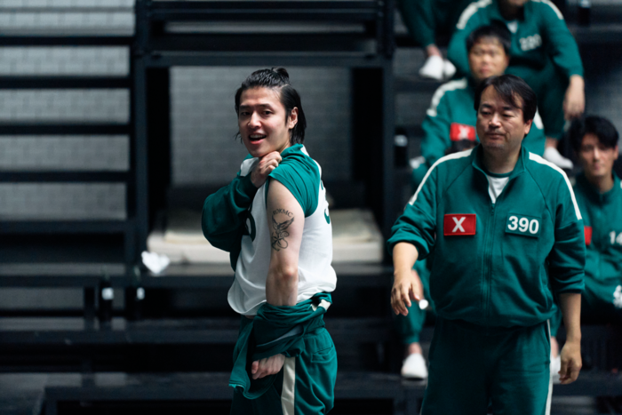 넷플릭스는 오징어게임 폭싹 속았수다 흑백요리사 등 한국의 인기 콘텐츠에 힘입어 지난해 영업이익이 전년대비 44% 수직상승했다. <넷플릭스 제공>