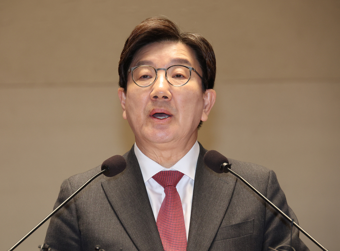 [속보] 권성동 “한덕수 대행, 경선 출마 안해…출마설 언급은 도움 안 돼”