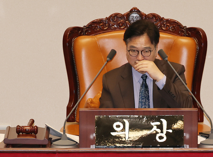 ‘권한대행 헌법재판관 임명 불가법’ 국회 통과…재표결 법안들은 무산