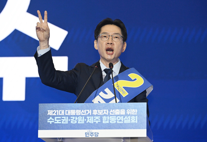 민주당 30일부터 선대위 가동…‘통합’ 기치로 윤여준·강금실 등 참여