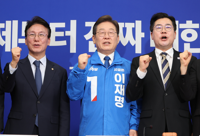 李 ‘박태준’ 참배 성사시킨 김민석…“이번 대선에서 필요한 가장 상징적 모델”