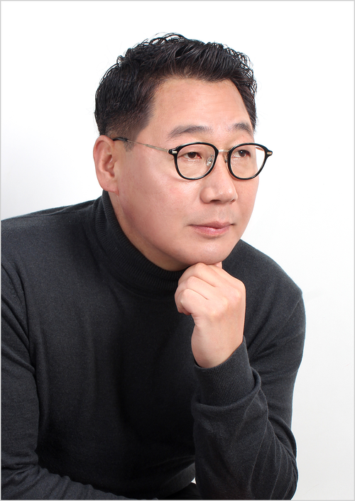 사물에 빗댄 성찰…손준호 새 시집 ‘빨간 티코 타잔 팬티’ 출간