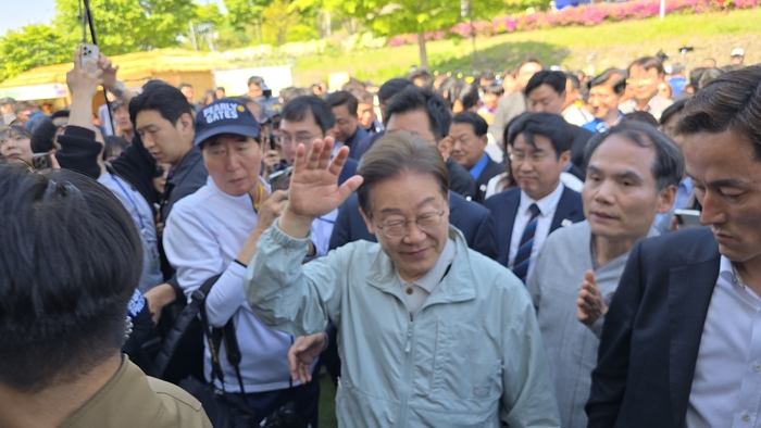 이재명, 영주에서 TK 민심 정조준…“가짜뉴스 퇴치해야”
