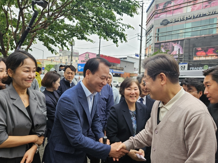칠곡 방문 이재명 후보, “색깔 보지 말고 제대로 된 일꾼 뽑자, 나라의 주인은 여러분”