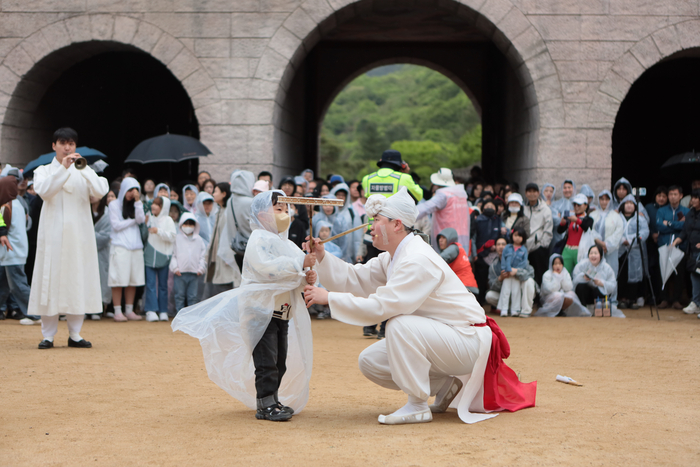 2025 문경찻사발축제...“24만여 명 찾아,경제적 효과 120여억 원”