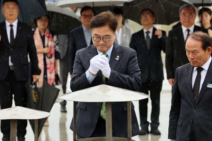 ‘5·18 기념사 불허’ 우원식 국회의장 “정치적 논란 일으킨 보훈부에 유감”