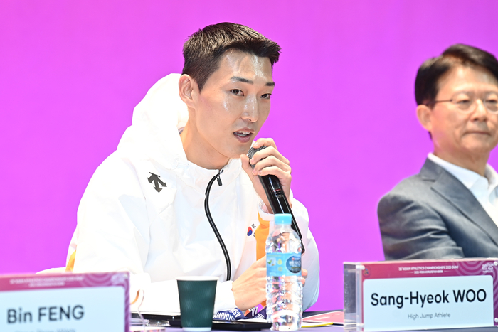 대한민국 높이뛰기 국가대표 우상혁 선수가 2025 구미아시아육상경기선수권대회 목표를 밝히고 있다.<구미시 제공>