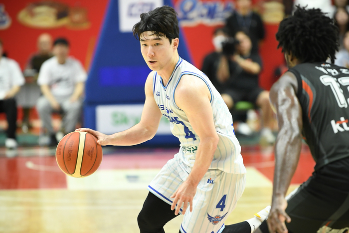 지난달 20일 대구 한구가스공사 페가수스와 수원 KT 소닉붐 경기에 나선 김낙현. <KBL 제공>