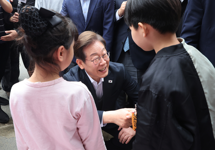 “아동수당·사찰 지원 확대”…이재명 어린이날·부처님오신날 맞춤 공약