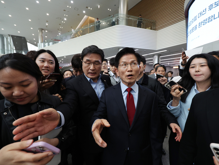 ‘꼬이는 단일화’ 국힘 지도부·한덕수 대구행에 김문수는 일정 중단 후 서울로