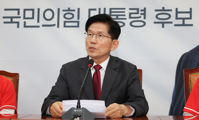긴급기자회견 하는 김문수 대선 후보