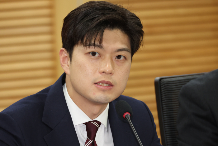 발언하는 김용태 비대위원장