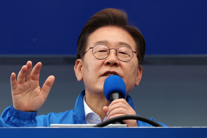광주 집중유세에서 지지 호소하는 이재명 후보