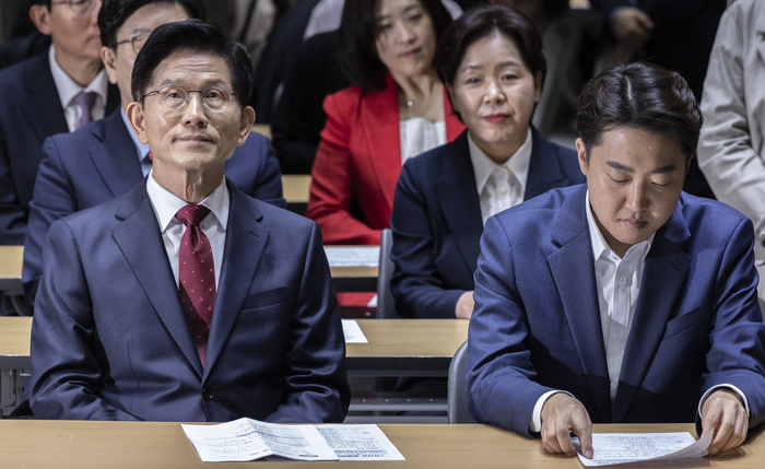 김문수ㆍ이준석 후보, 서울시 약자 동행 토론회 나란히 참석