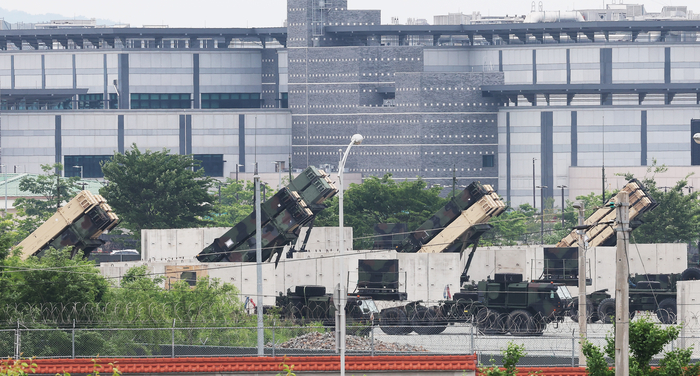 미국 언론이 미국 정부가 주한미군 감축을 검토하고 있다고 보도한 23일 경기도 평택시 캠프 험프리스에 패트리엇 미사일이 배치돼 있다. 연합뉴스
