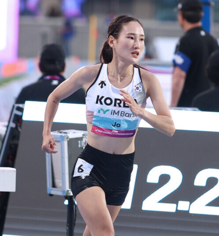'2025 아시아육상경기선수권대회'3000mSc(장애물) 경기에 출전한 문경시청 조하림 선수가 한국 신기록 달성을 위해 결승점을 향해 달려가고 있다. <문경시제공>