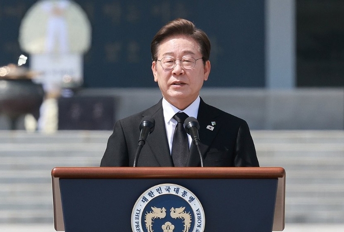 이재명 대통령이 6일 서울 동작구 국립서울현충원에서 열린 70회 현충일 추념식에서 추념사를 하고 있다. 연합뉴스.