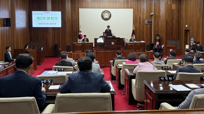 대구 달서구 의회가 9일 10시쯤 열린 제312회 제1차 정례회 본회의에서 구청의 예산운영을 비판하며 정회를 선포했다. 구경모기자
