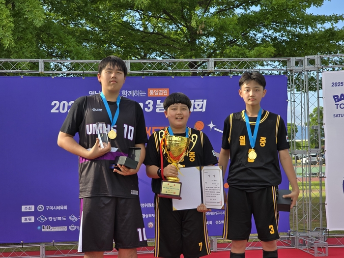 윤정훈(왼쪽부터), 윤지후, 윤시후 형제 <박용기 기자>